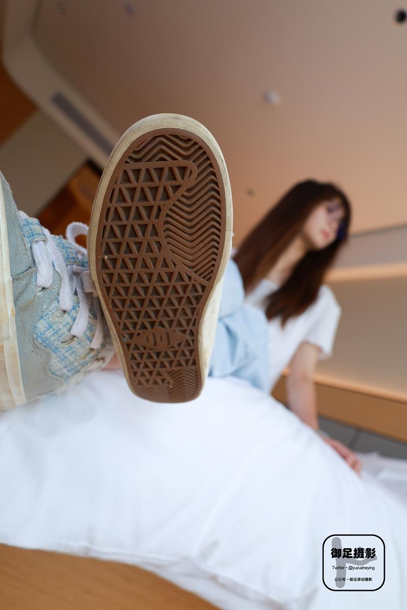 御足摄影 033期 牛仔裤帆布鞋白棉袜裸足[95P/1V/3.6G]插图3