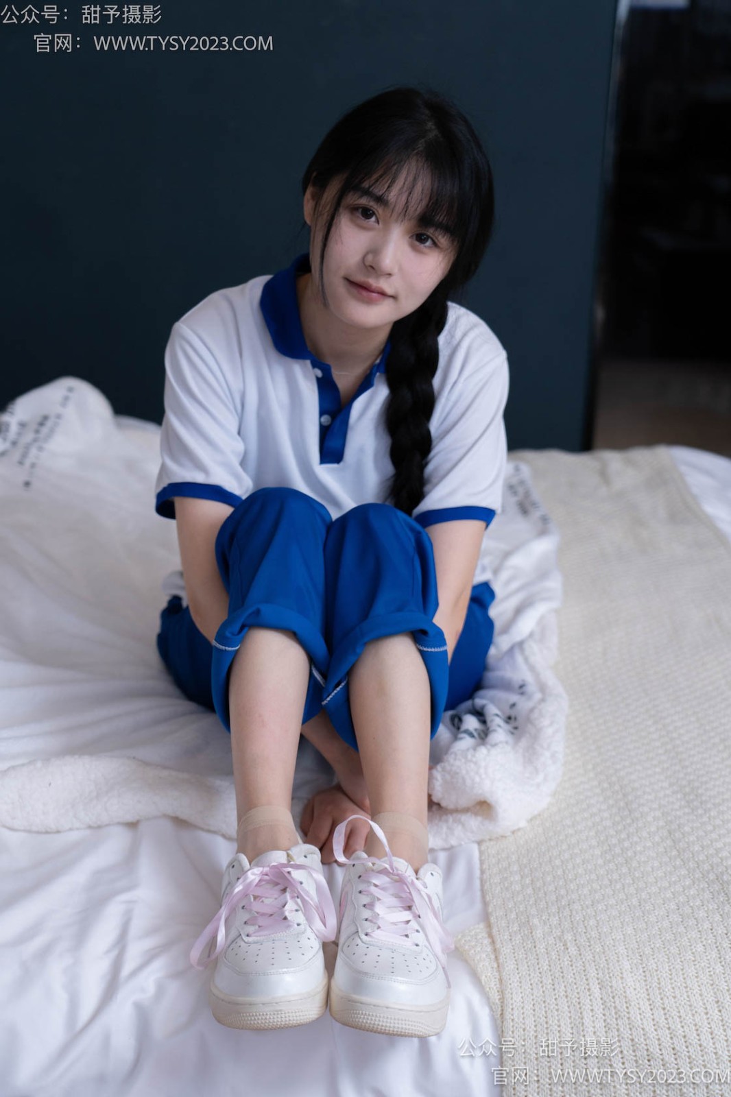 甜予摄影 NO.091 澜澜-校服、白布鞋、白棉袜、短肉丝（脚尖加固款）、裸足[135P/2V/10.27GB]插图2