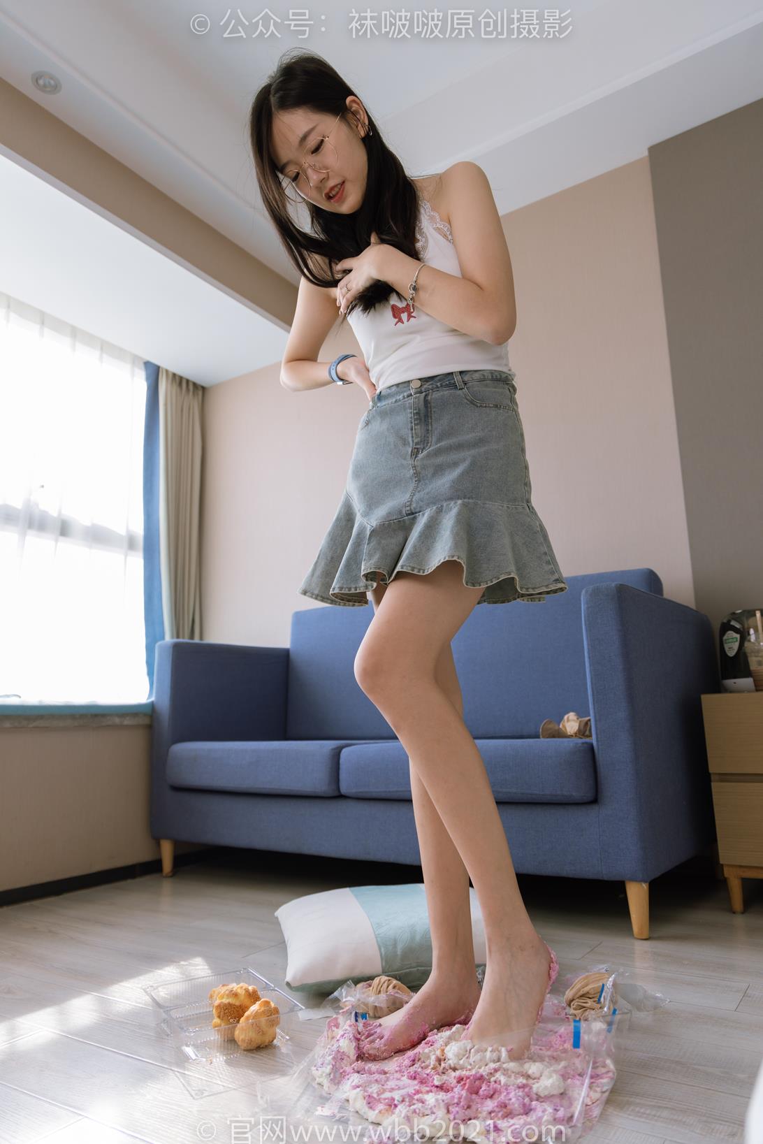 袜啵啵 408期花絮版 小甜豆踩奶油蛋糕和泡芙剧情[157P/1V/8.11G]插图2