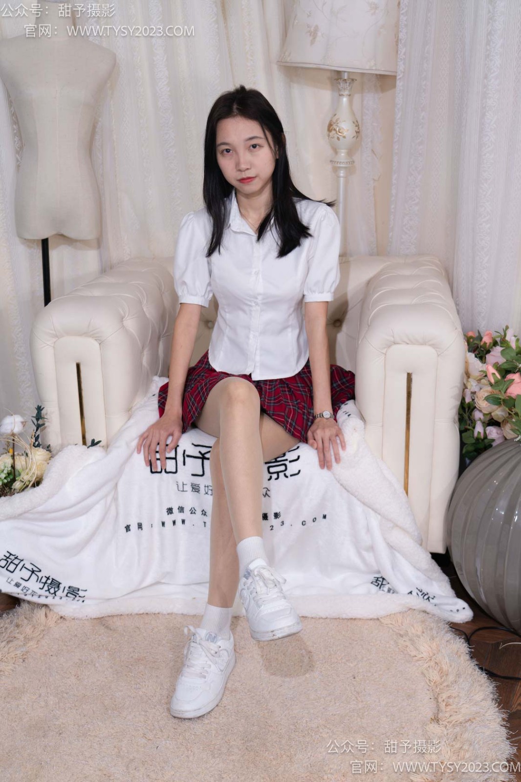 甜予摄影 NO.085 小桃-板鞋、白棉袜、肉丝（脚尖微加固款）[129P/2V/9.75GB]插图1