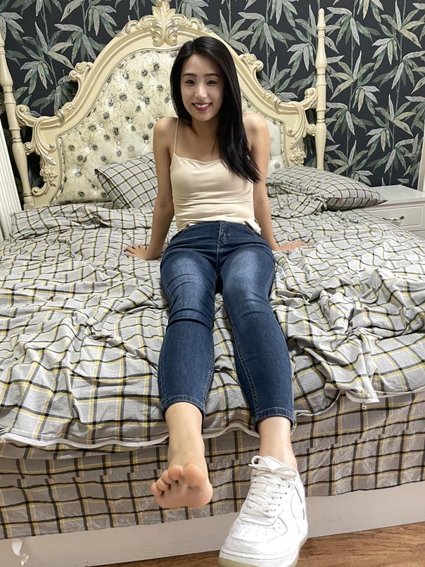 小麦學姐tk，一如既往的怕痒，痒到爆粗[34P/1V/1.89G]插图3