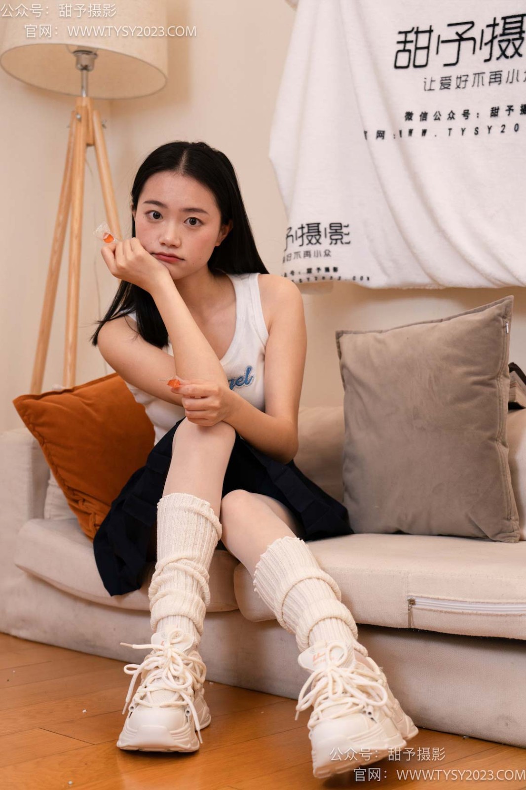 甜予摄影 NO.097 齐齐-运动鞋、薄白丝（脚尖加固款）[125P/2V/9.82GB]插图2