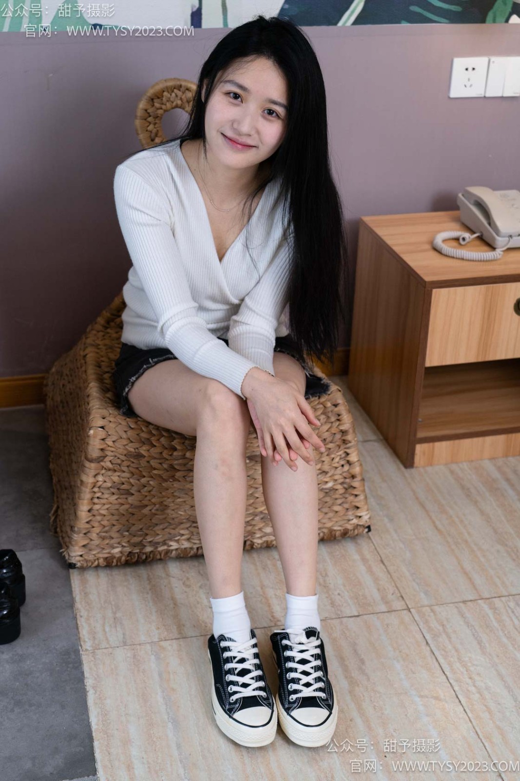 甜予摄影 NO.099 澜澜-帆布鞋、皮鞋、短肉丝、白棉袜、裸足[140P/2V/10.55GB]插图1