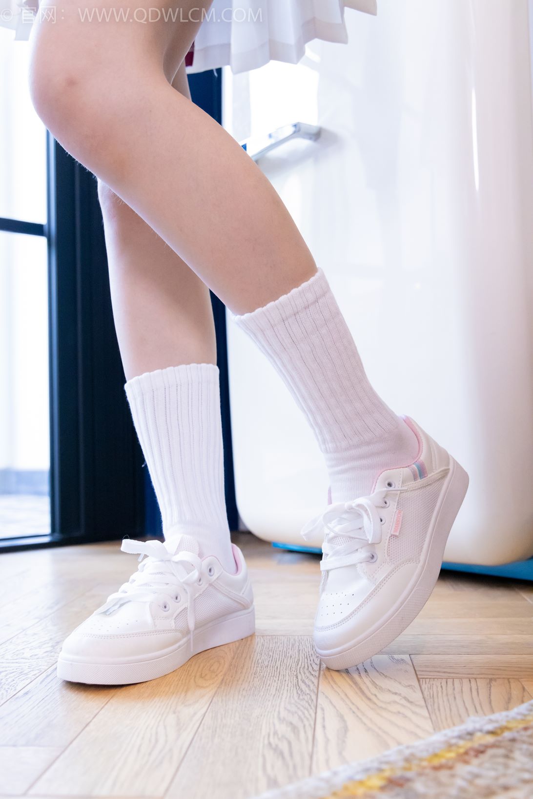 勿恋传媒2085期菜菜踩小车,小房子,玩偶,面包片剧情[159P/1V/7.28G]插图1