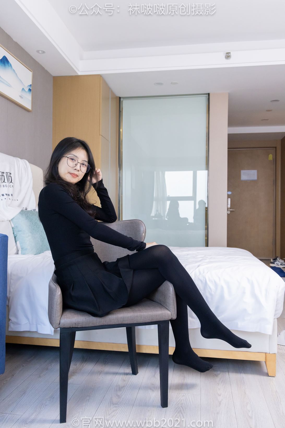 袜啵啵430期：奶油-平底鞋、厚黑丝、丝袜踩奶油小蛋糕剧情（花絮版）[146P/1V/8.2G]插图