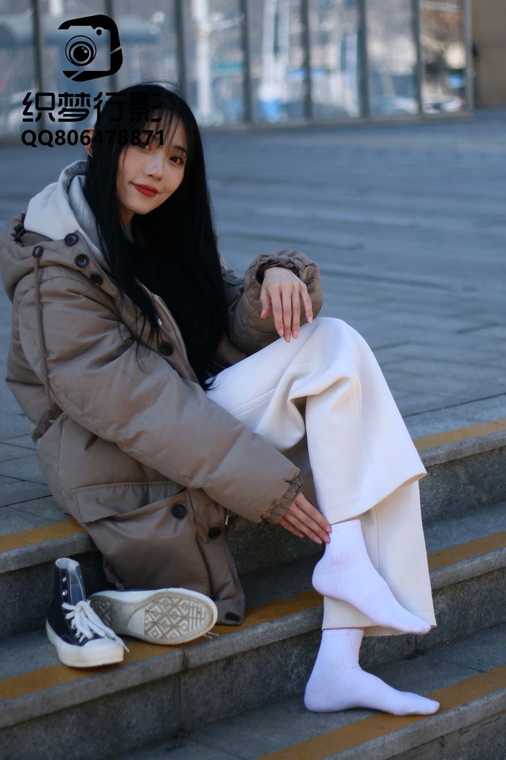 织梦映像 罗袜生尘完整版商业街外景帆布鞋，裸足[278P/1V/7.52G]插图5