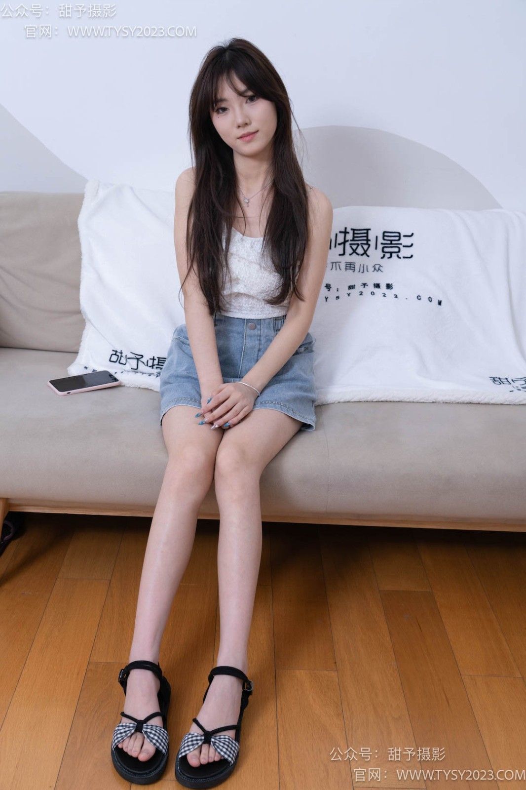 甜予摄影 积分001期 璇璇-两双凉鞋、黑渔往袜（此部分比例较少）、裸足[155P/2V/10.73GB]插图4