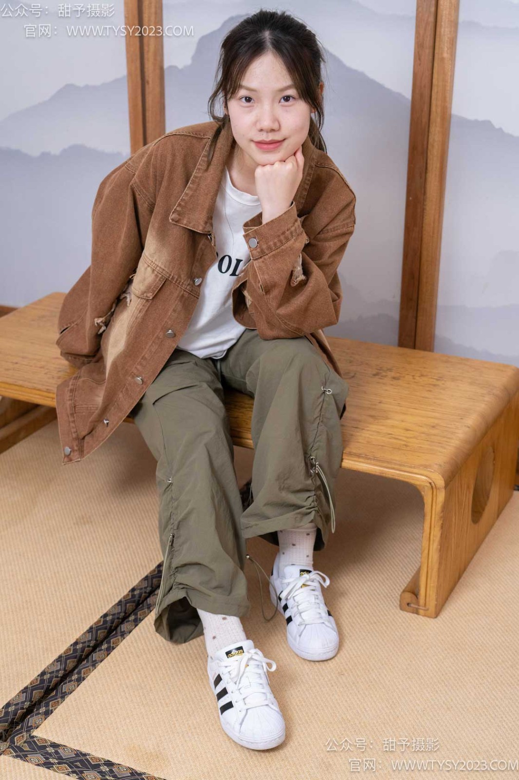 甜予摄影 积分002期 双双-板鞋、白棉袜、裸足[130P/2V/10.04GB]插图2