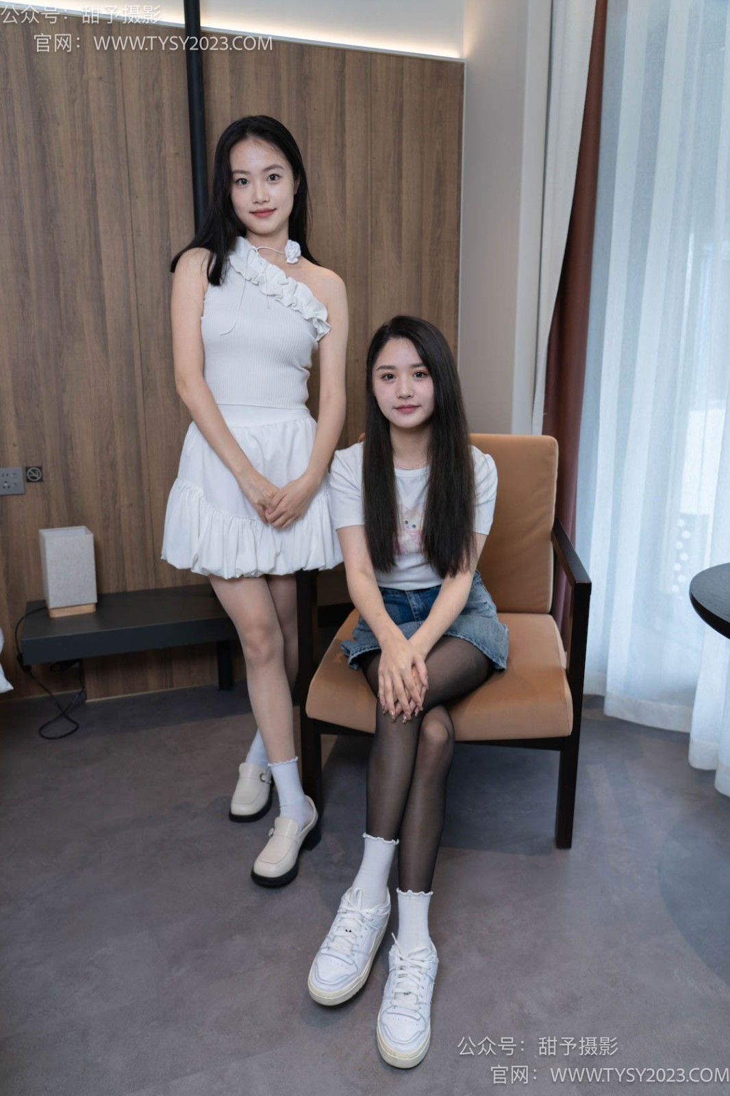 甜予摄影 NO.106 齐齐澜澜-皮鞋、板鞋、黑丝、肉丝（均脚尖透明）、白棉袜（齐齐）、脏白棉袜（澜澜）[145P/2V/10.32GB]插图3