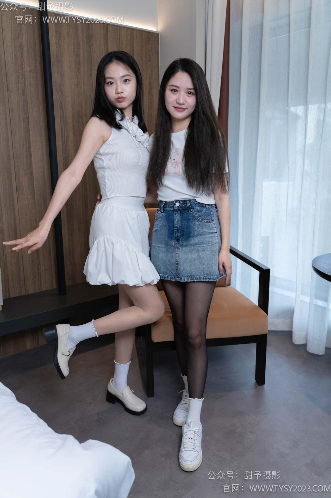 甜予摄影 NO.106 齐齐澜澜-皮鞋、板鞋、黑丝、肉丝（均脚尖透明）、白棉袜（齐齐）、脏白棉袜（澜澜）[145P/2V/10.32GB]插图2