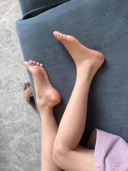 套路颜值超高的高中校花拍脚[25P/8V/617M]插图8