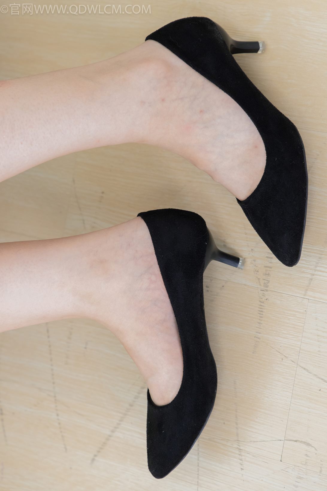 勿恋传媒2115期：小优-高跟鞋、厚黑丝、裸足[152P/1V/4.41G]插图6