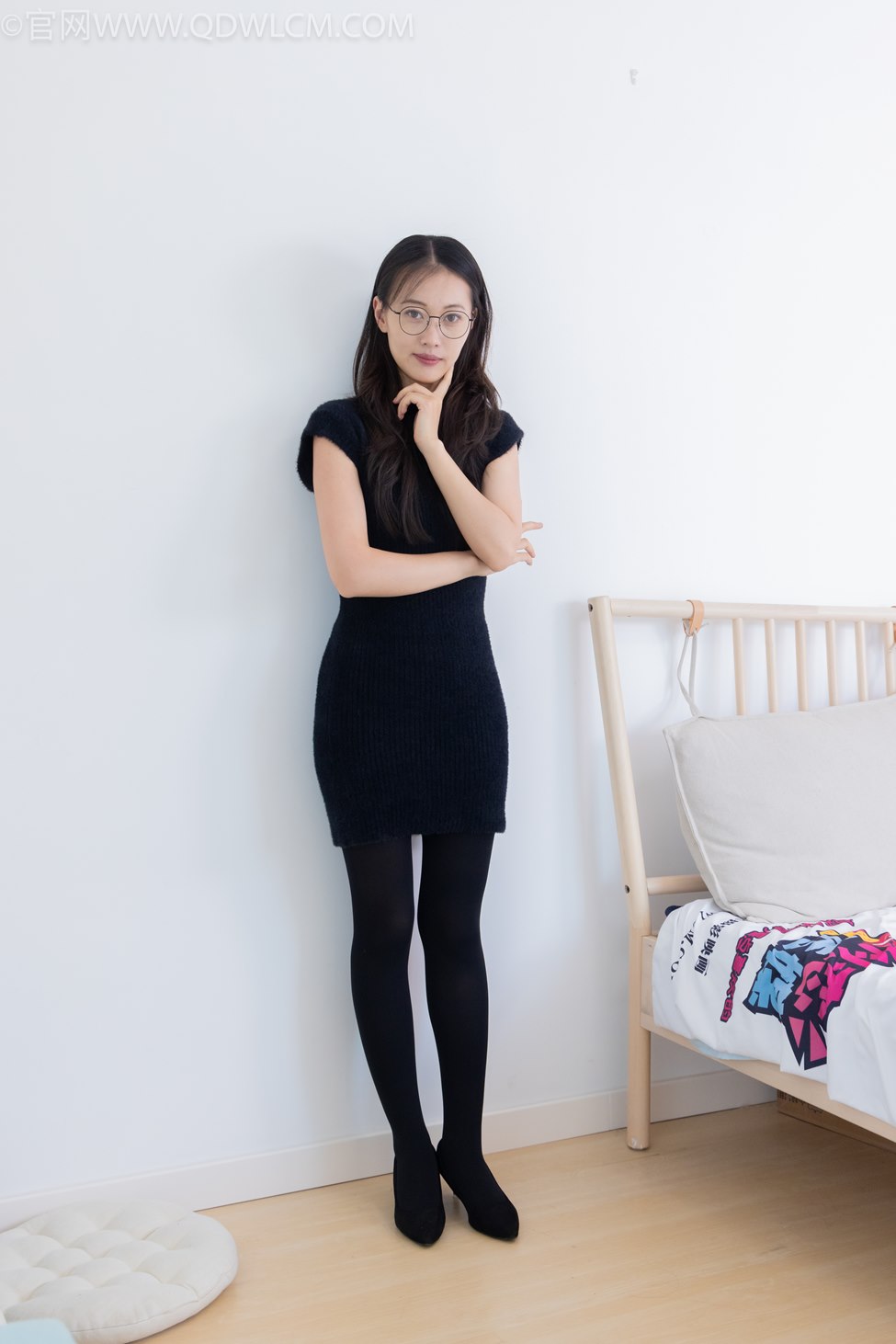 勿恋传媒2115期：小优-高跟鞋、厚黑丝、裸足[152P/1V/4.41G]插图7