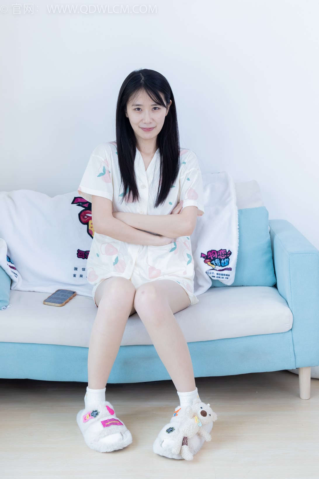 勿恋传媒2116期：菜菜-棉拖鞋、白棉袜、肉丝（脚尖加固款）[210P/1V/5.81G]插图3