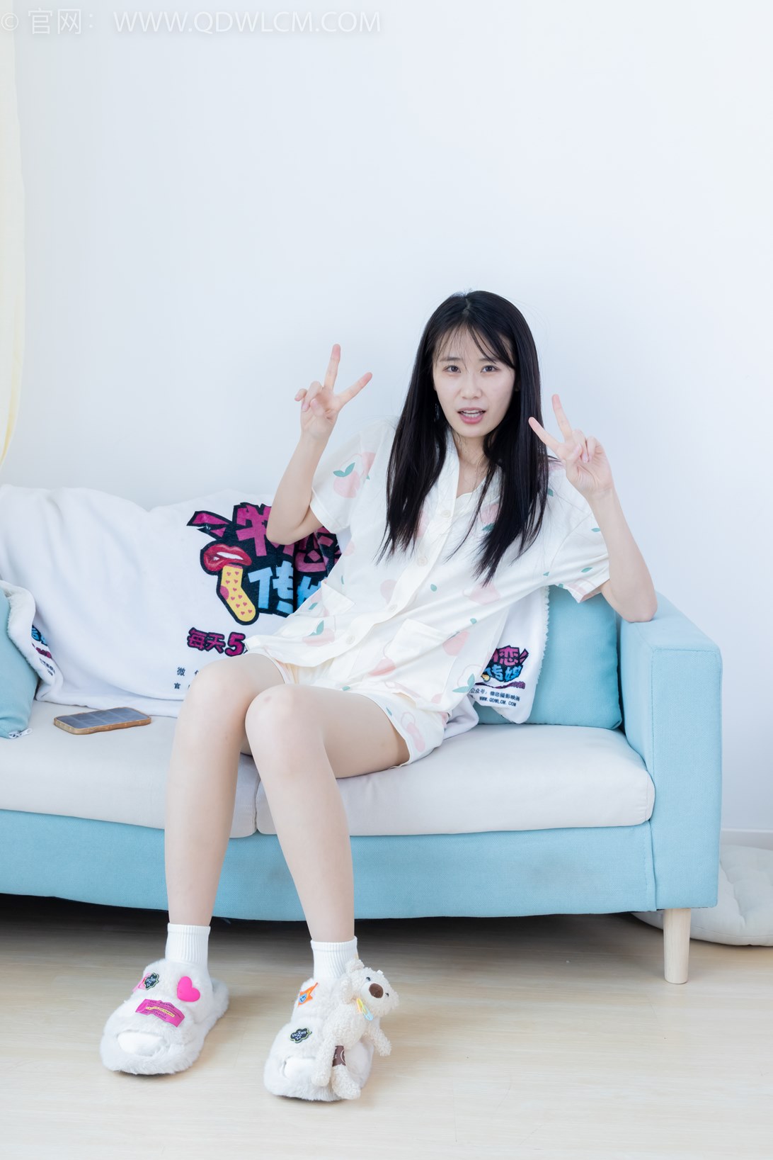 勿恋传媒2116期：菜菜-棉拖鞋、白棉袜、肉丝（脚尖加固款）[210P/1V/5.81G]插图