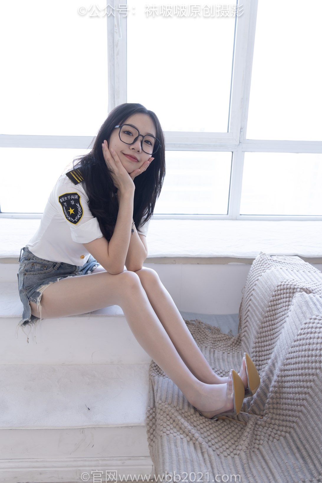 袜啵啵433期：小甜豆-透明高跟、白丝（脚尖透明款）、穿鞋往鞋里倒酸奶剧情 [154P/1V/6.27G]插图5