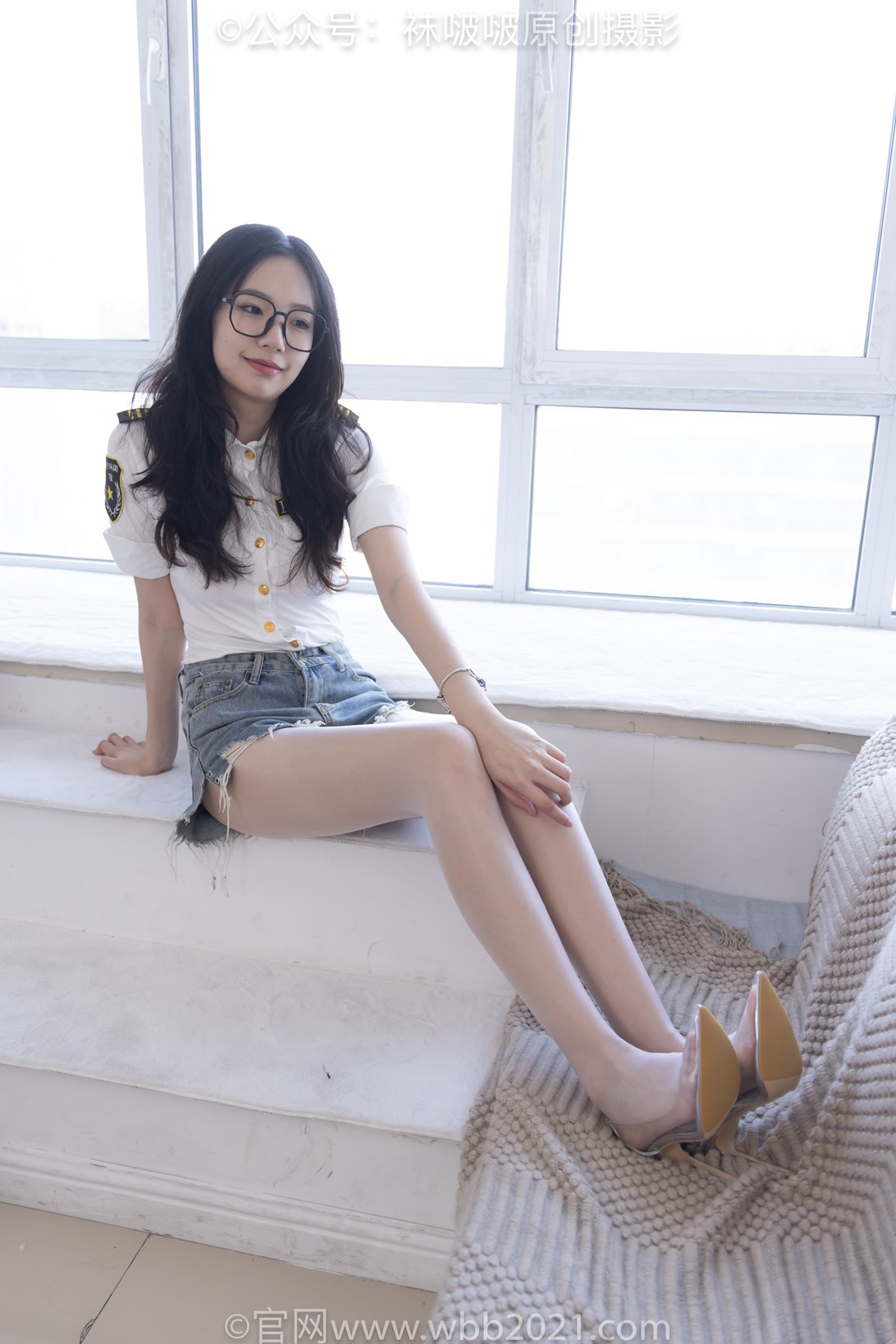 袜啵啵433期：小甜豆-透明高跟、白丝（脚尖透明款）、穿鞋往鞋里倒酸奶剧情 [154P/1V/6.27G]插图4