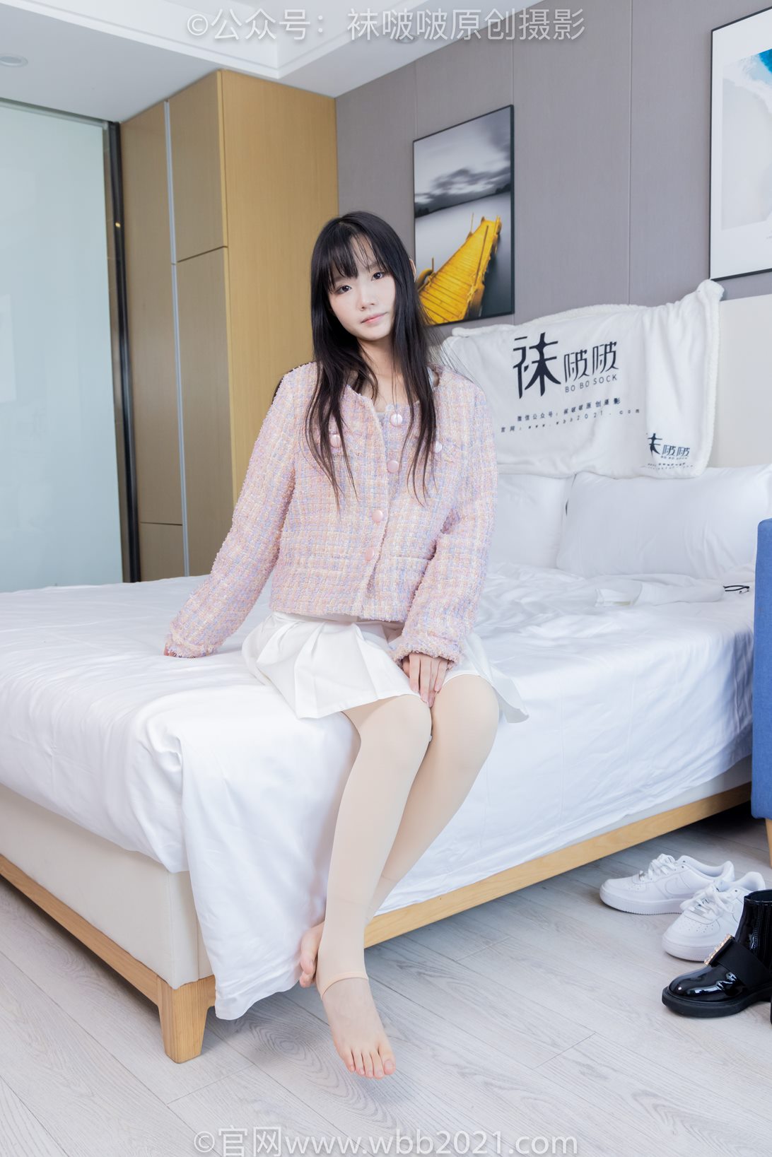 袜啵啵438期：甜甜圈-皮鞋、板鞋、白棉袜、黑色踩脚袜、肉色踩脚袜 [150P/1V/7.27G]插图1