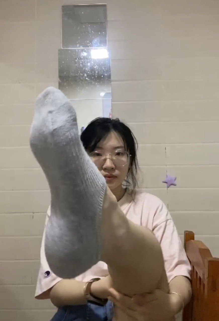 最新漂亮大学生秀足合辑[753P/239V/3.95G]插图3