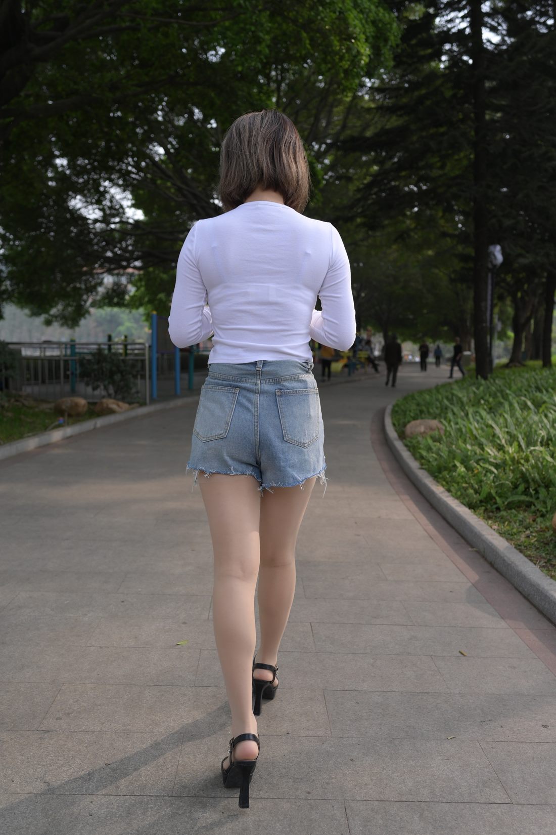 魔镜原版肉丝热裤 [313P/1V/9.2G]插图2