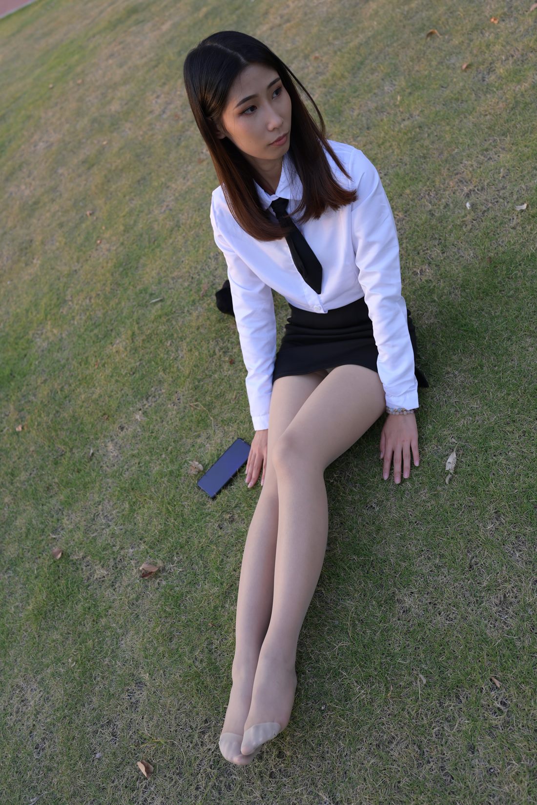 魔镜原版肉丝袜大长腿 [201P/1V/16.5G]插图4