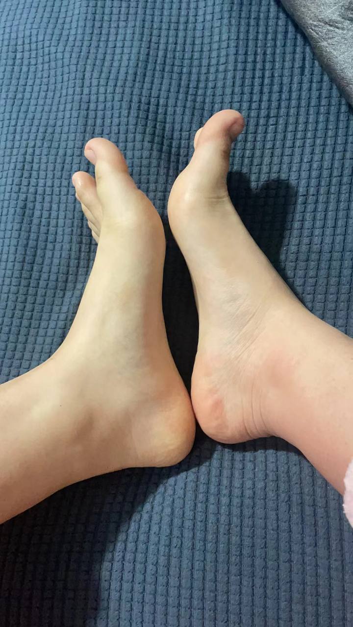 最新大XUE妹子脚照系列合辑 [892P/110V/1.57G]插图1