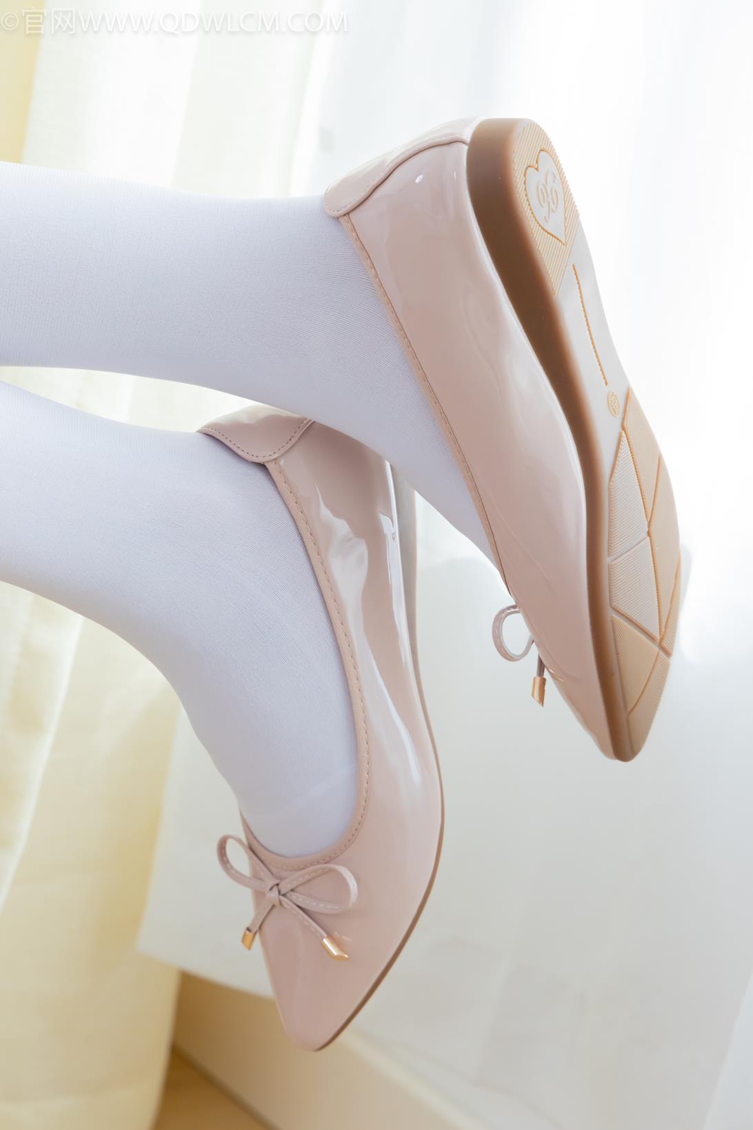 勿恋传媒2153期：小影-平底鞋、厚白丝[156P/1V/3.74G]插图2