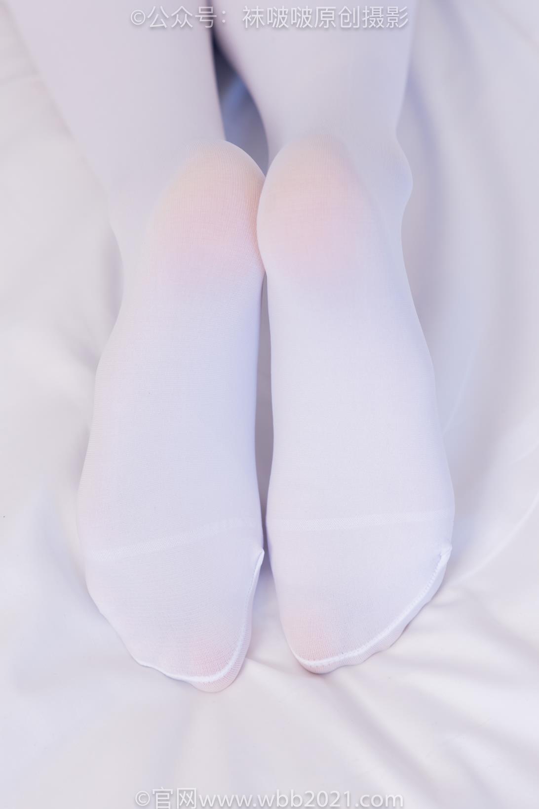 袜啵啵452期花絮：奶油-平底鞋、帆布鞋、厚白丝、厚肉丝、两双丝袜踩葡萄剧情 [228P/1V/9.88G]插图7
