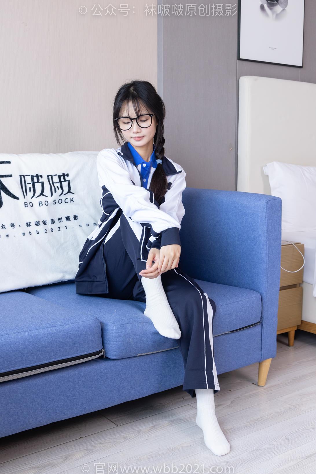 袜啵啵 456期 花絮版 甜甜圈-运动鞋、白棉袜、裸足、校服（花絮版） [150P/1V/6.46G]插图