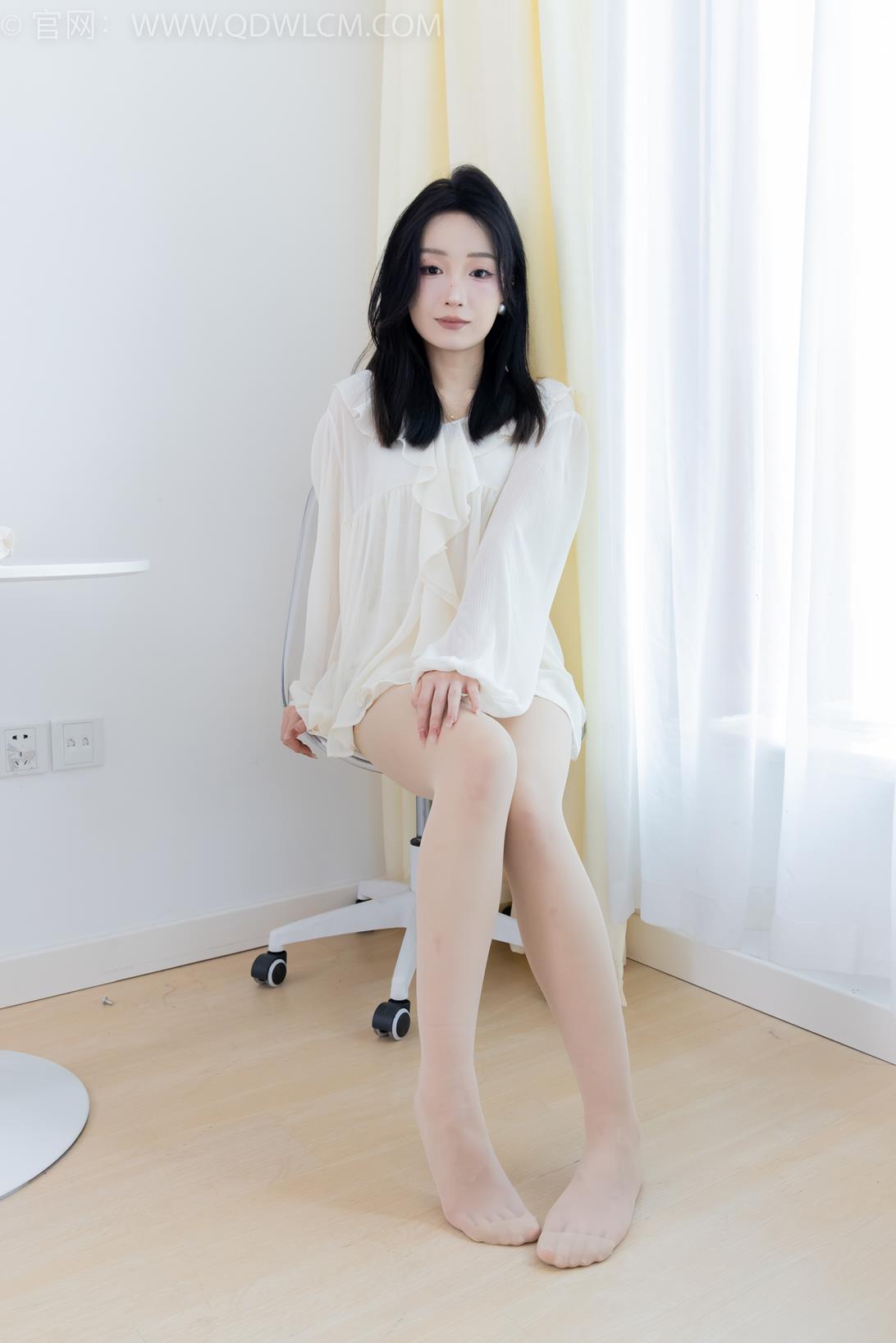 勿恋传媒2158期：嘟嘟-高跟鞋、肉丝（脚尖加固款）[150P/1V/3.82G]插图1