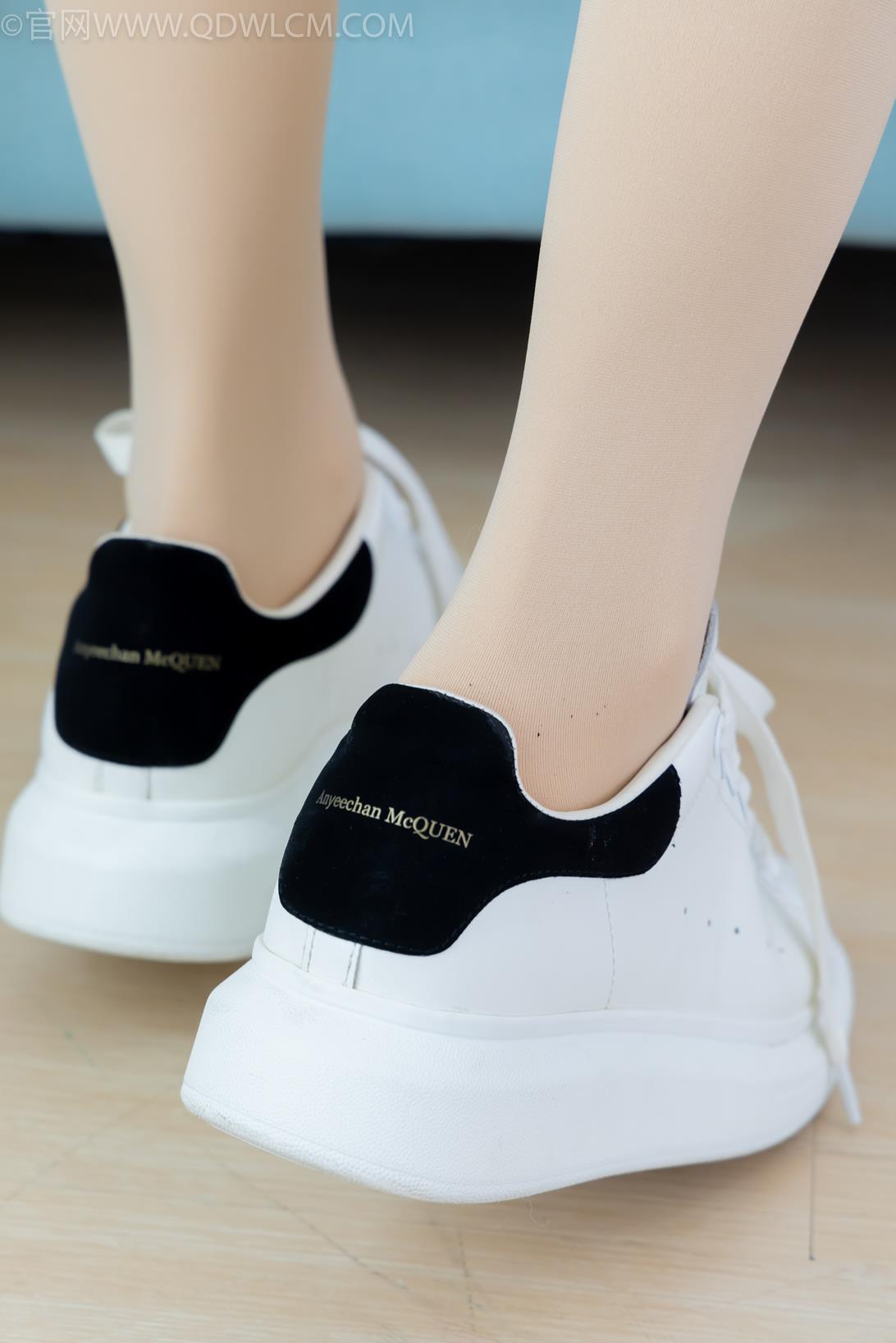 勿恋传媒2160期：菜菜-高跟鞋、板鞋、厚肉丝[187P/1V/6.5G]插图2