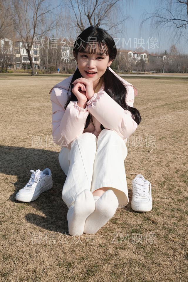 冬日暖阳（白袜）-完整版[297P/1V/4.96G]插图