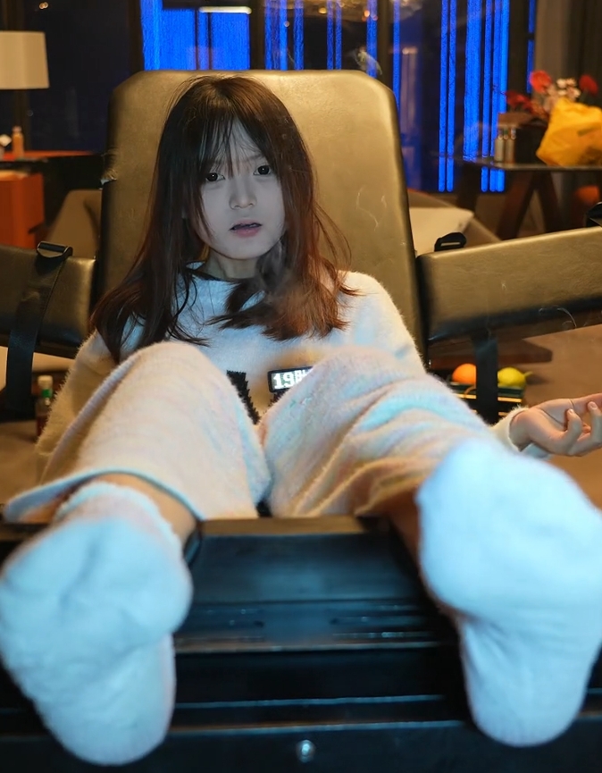 高颜值精神小妹梨梨[1V/608M]插图4