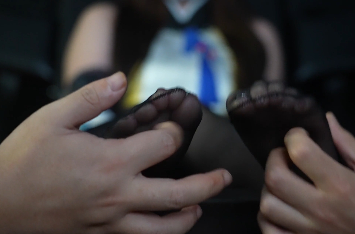 胡桃cos素人小解解tk！最后自己观看自己被tk[1V/818M]插图5