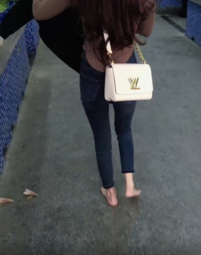 赤脚逛菜市场  [1V/491M]插图4