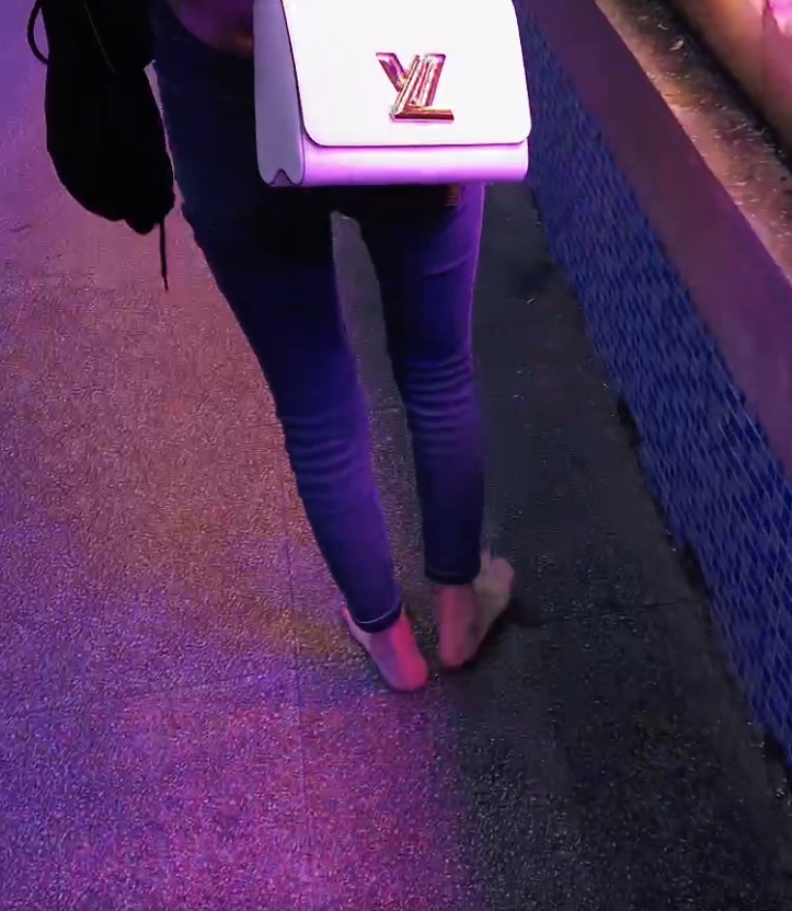 赤脚逛菜市场  [1V/491M]插图2