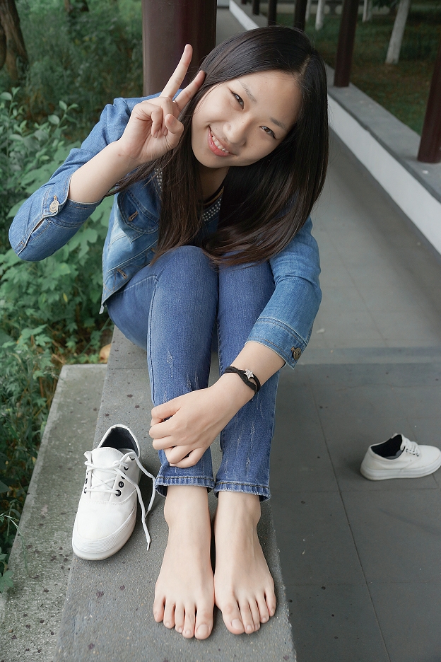 [原创丝族视频] 大四學姐的短丝[1P/1.58G]插图3