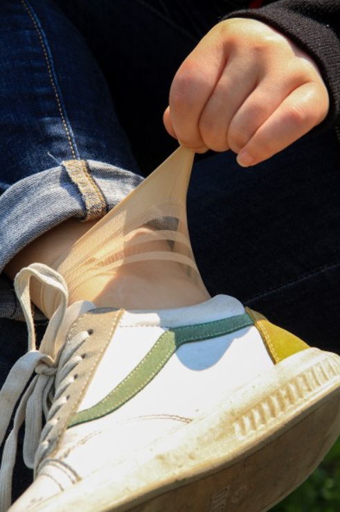 原创丝族视频出品 研一外语系@校园午后丝族[1V/1.59G]插图3