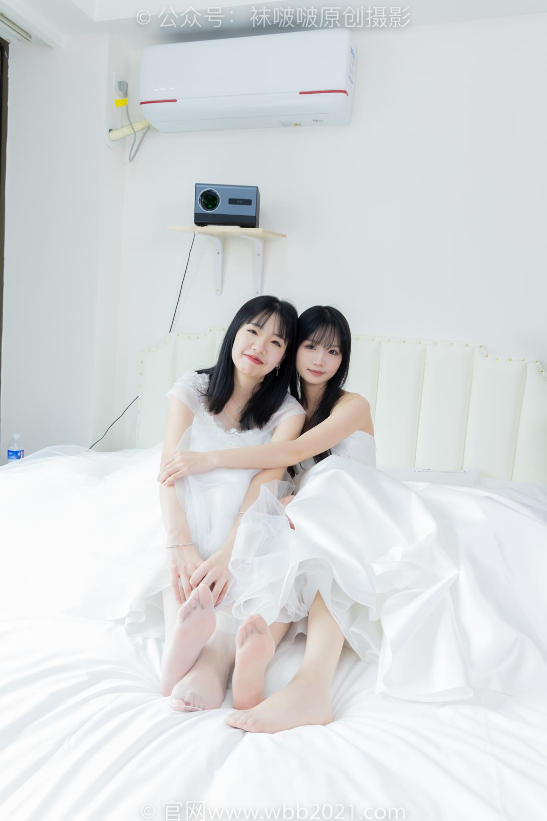 袜啵啵510花絮版互相帮对方脚涂抹精油剧情[172P1V7.02G]插图2