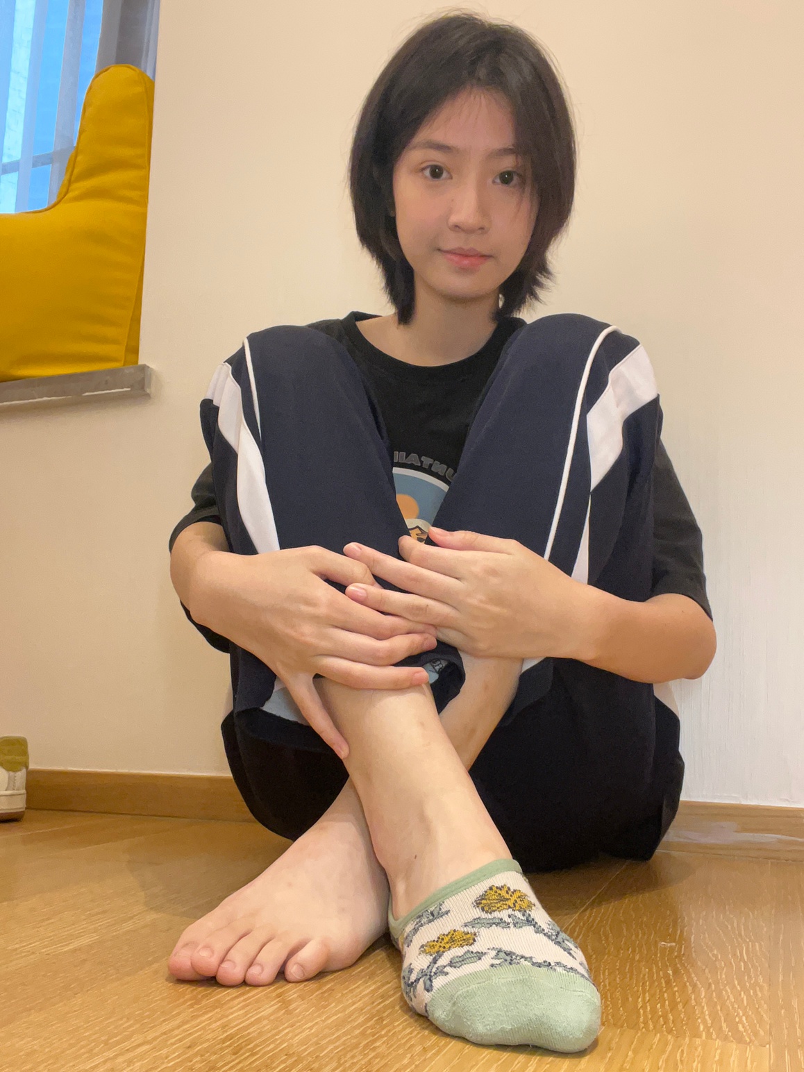 清纯妹字居家自拍展示镁足完美露脸 [1V/136P/2.13G]插图