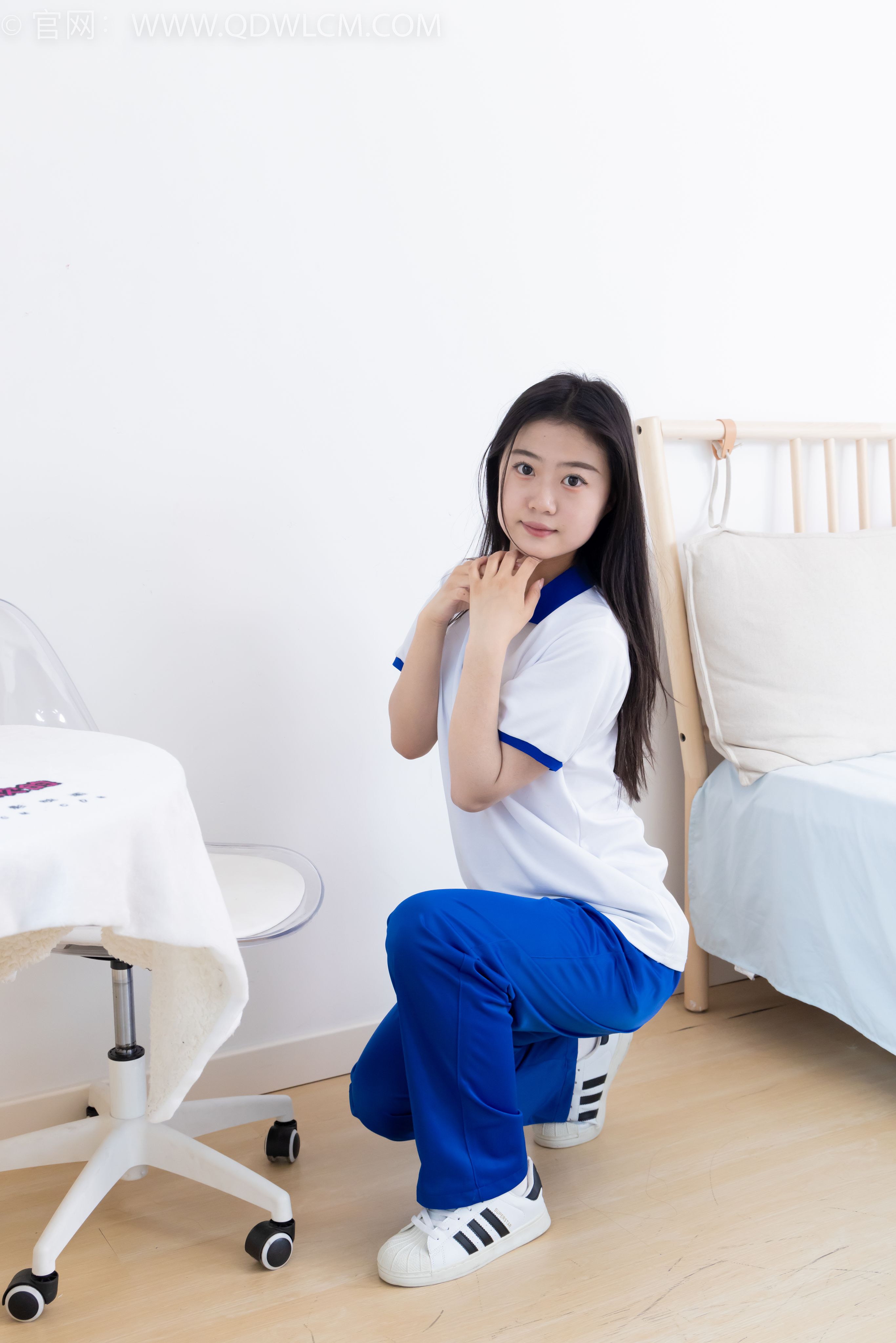 物恋2368期：芋头-板鞋、白棉袜、裸足（粉色美甲）芋头[150P/1V/3.61G]插图5