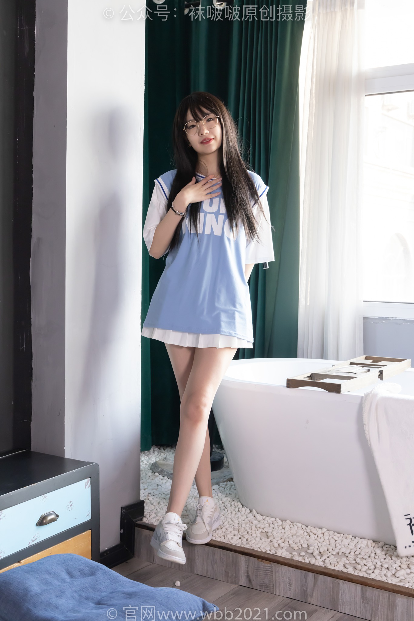 袜啵啵561花絮版5小甜豆板鞋短白棉袜裸足模特脚淋芦荟胶踩芦荟胶剧情[155P1V5.76G]插图