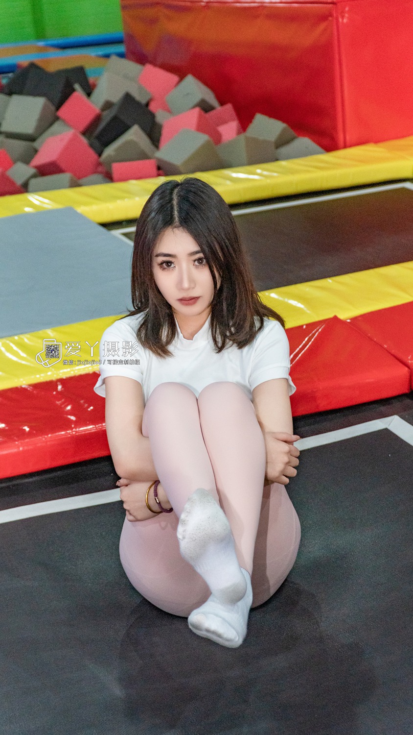 爱丫摄影zsl蹦床瑜伽裤白棉袜裸足原价79元[160P/1V/8.6G]插图