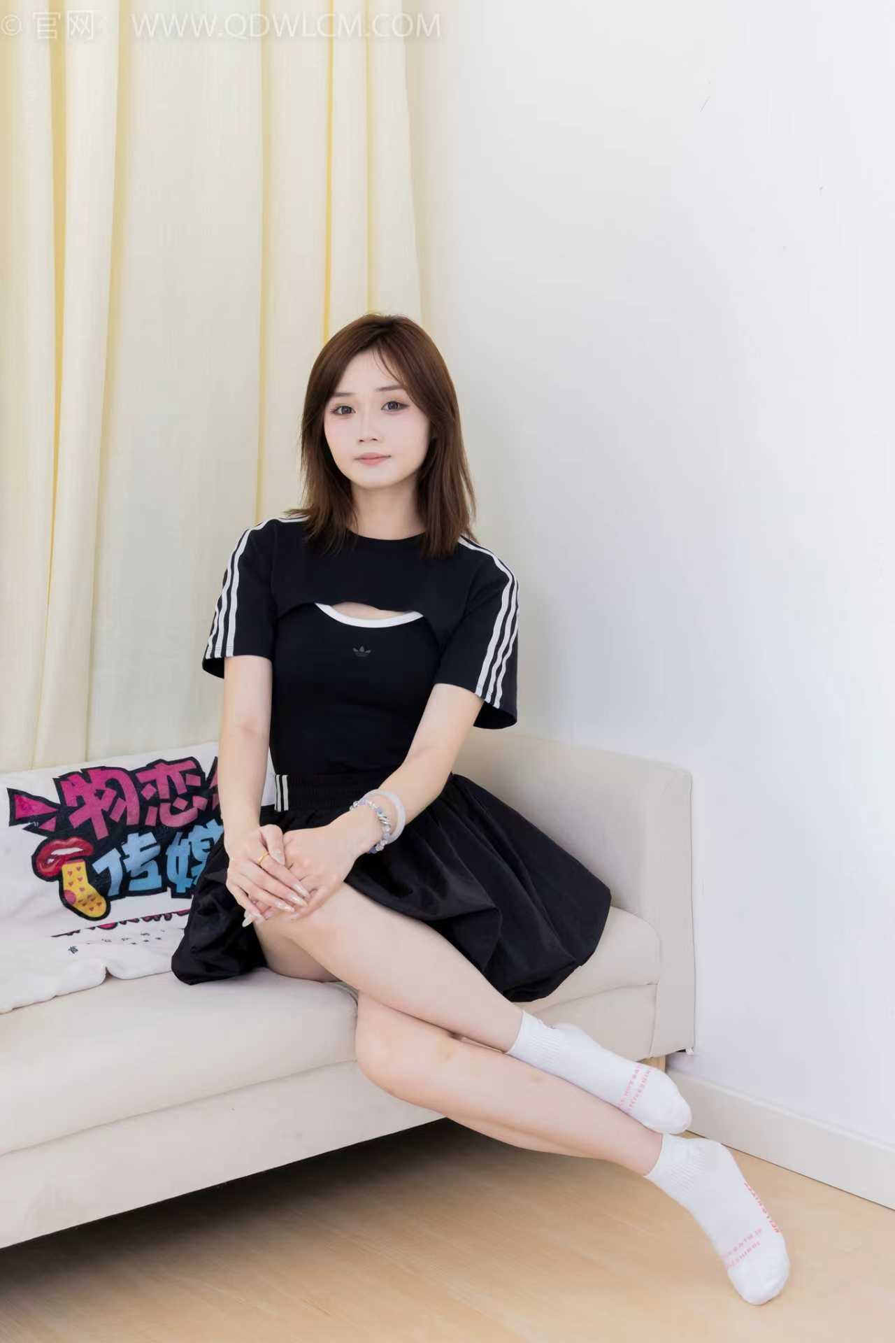 物恋 2392期 橙子-皮鞋、白棉袜、裸足[150P/1V/3.45G]插图4