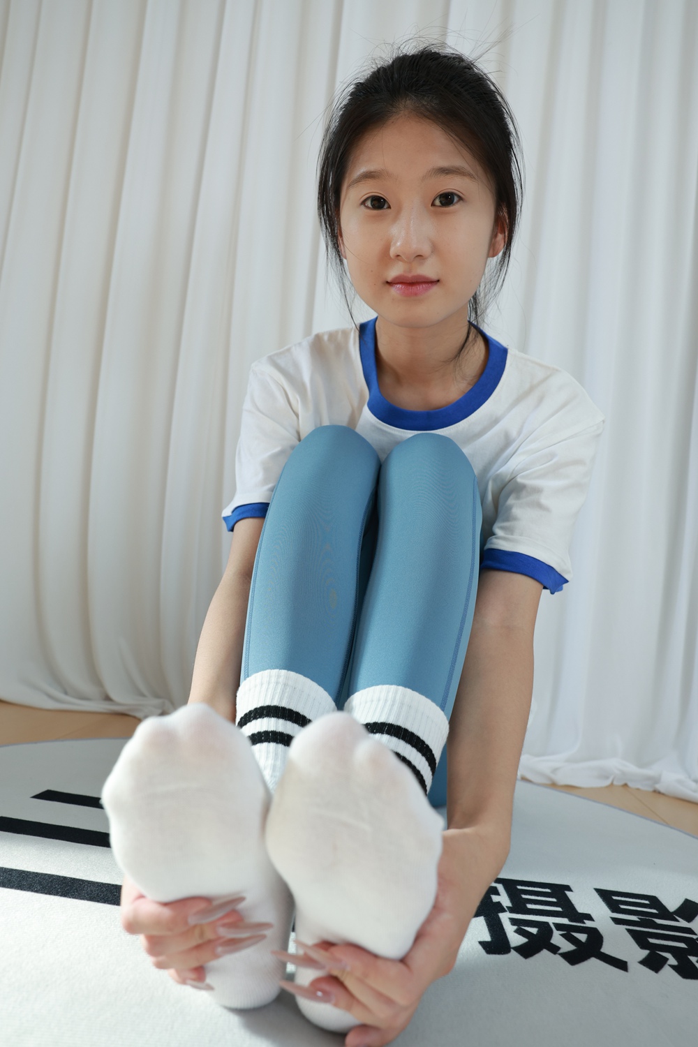 三禾摄影297期 小涵瑜伽裤白棉袜[422P/1V/3.73G]插图8