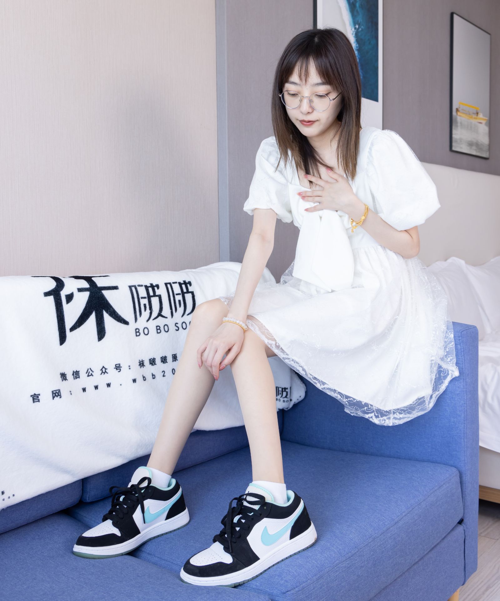 袜啵啵574期：稚予-板鞋、白棉袜、薄肉丝（脚尖透明款）[150/1V/5.38GB]插图5