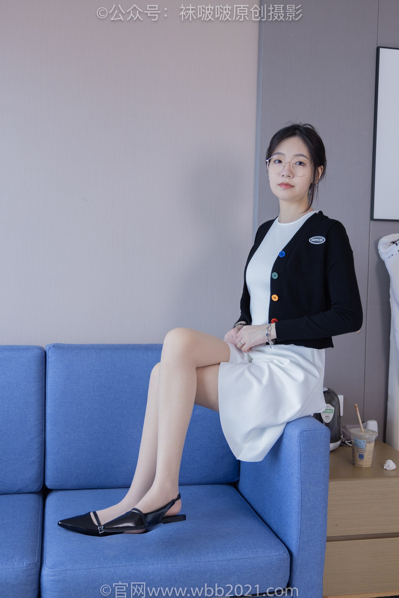 袜啵啵588期小甜豆-两双平底鞋、薄肉丝（脚尖加固款）、厚白丝、裸足花絮版[151P/1V/7.43G]插图