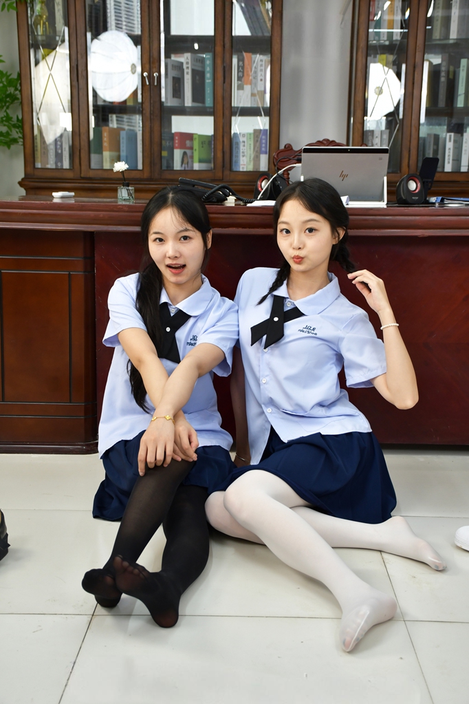 初夏女神640期花絮版双双、芸芸~《祖穿今时》曾曾曾祖母穿来2025，瞅着当下短裙，满脸嫌弃说不妥[140P/1V/6.7G]插图6