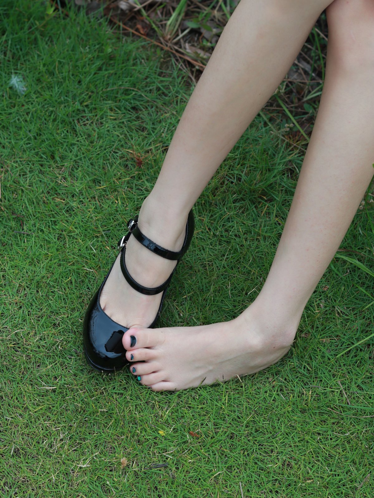 JK长发小妹 白丝/裸足 某个人摄影师原创约拍 [271P/18V/6.1G]插图3