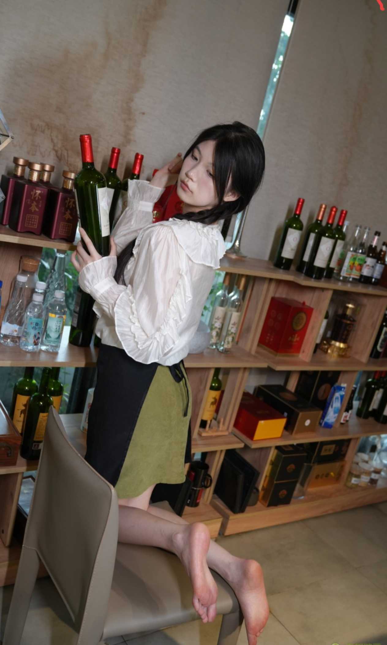 青柠印画-97小小 红酒服务员素材[177P/2V/7.61G]插图